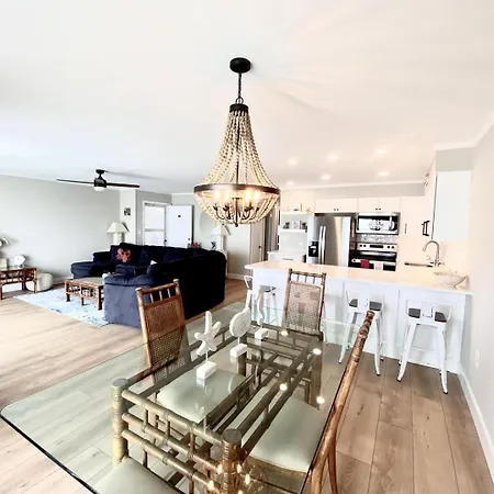 Harbour Island 402L Home